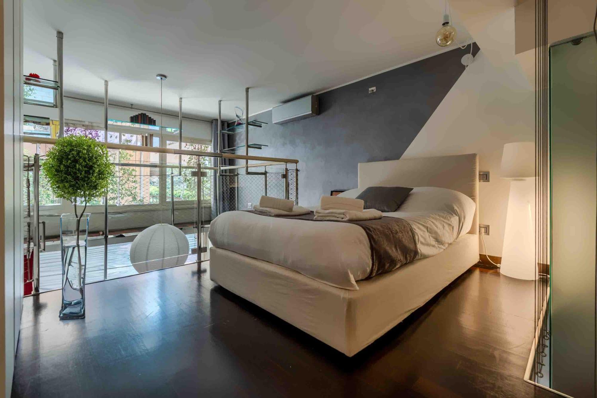Loft Elegante In Centro In Zona Signorile - Davanti Metro *